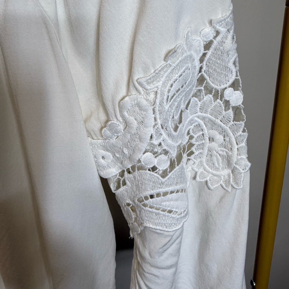 Willow & Clay Cream Off-Shoulder Blouse - Picture 4 of 8